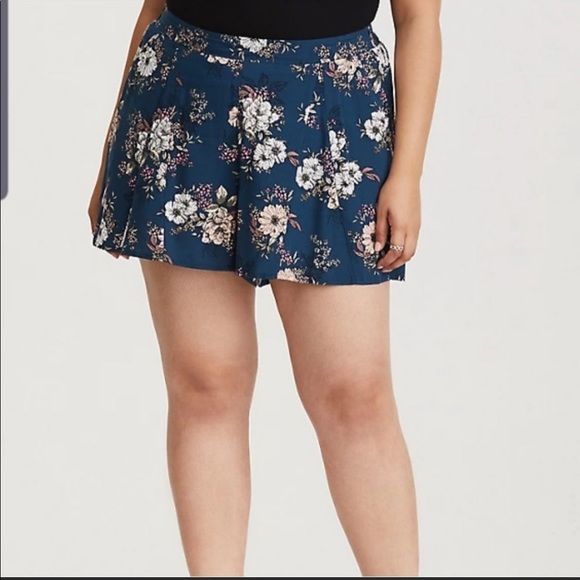 Torrid Shorts Navy and Floral with Pockets - Picture 1 of 5